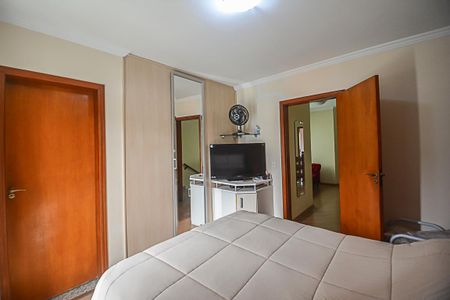 Casa à venda com 206m², 3 quartos e 6 vagasQuarto Suíte