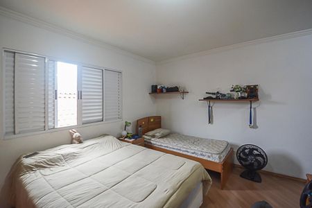 Casa à venda com 206m², 3 quartos e 6 vagas Casa à venda com 206m², 3 quartos e 6 vagasQuarto 2