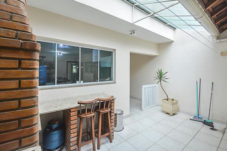 Casa à venda com 206m², 3 quartos e 6 vagasChurrasqueira