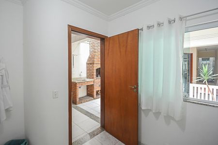 Casa à venda com 206m², 3 quartos e 6 vagasQuarto de Serviço