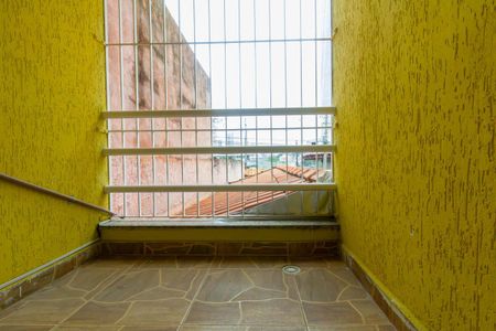 Casa à venda com 150m², 3 quartos e 3 vagas Casa à venda com 150m², 3 quartos e 3 vagasVaranda