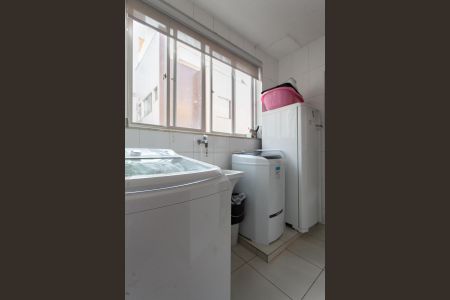 Apartamento à venda com 180m², 4 quartos e 3 vagas Apartamento à venda com 180m², 4 quartos e 3 vagasÁrea de Serviço