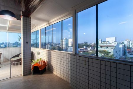 Apartamento à venda com 180m², 4 quartos e 3 vagas Apartamento à venda com 180m², 4 quartos e 3 vagasCobertura