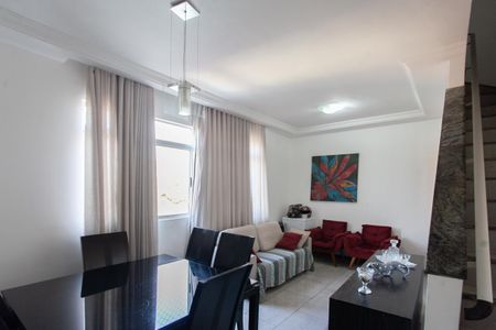 Apartamento à venda com 180m², 4 quartos e 3 vagas Apartamento à venda com 180m², 4 quartos e 3 vagasSala 1