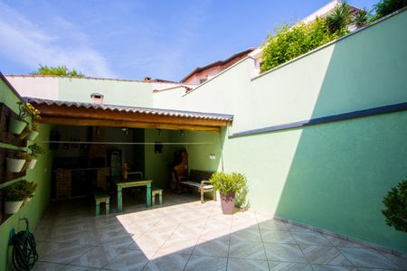 Casa à venda com 226m², 4 quartos e 4 vagasQuintal
