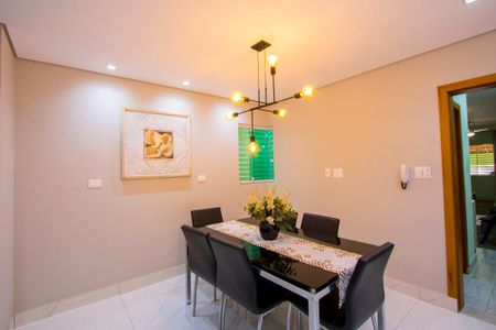 Casa à venda com 226m², 4 quartos e 4 vagasCopa/Cozinha