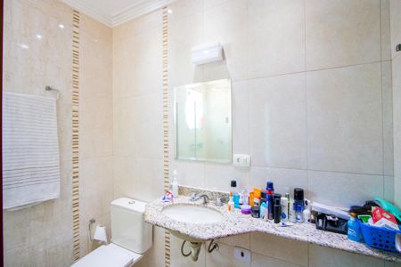 Casa à venda com 226m², 4 quartos e 4 vagasBanheiro do quarto 3