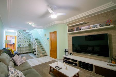 Casa à venda com 226m², 4 quartos e 4 vagasSala