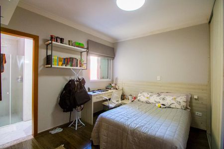 Casa à venda com 226m², 4 quartos e 4 vagasQuarto 2 - Suíte