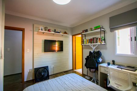 Casa à venda com 226m², 4 quartos e 4 vagasQuarto 2 - Suíte