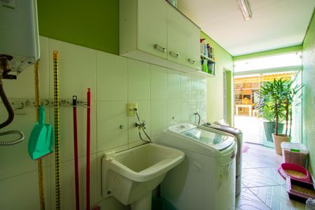 Casa à venda com 226m², 4 quartos e 4 vagasÁrea de serviço