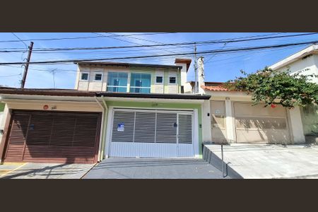 Casa à venda com 226m², 4 quartos e 4 vagasFachada