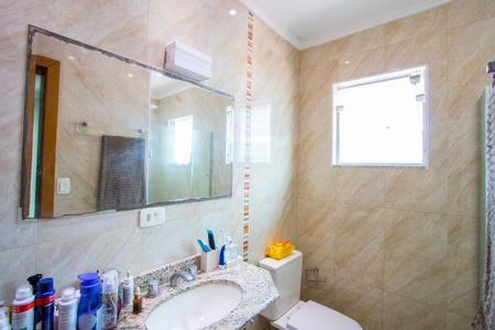 Casa à venda com 226m², 4 quartos e 4 vagasBanheiro do quarto 1