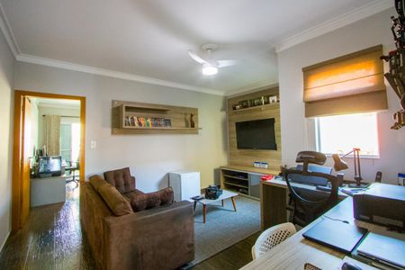 Casa à venda com 226m², 4 quartos e 4 vagasEscritório