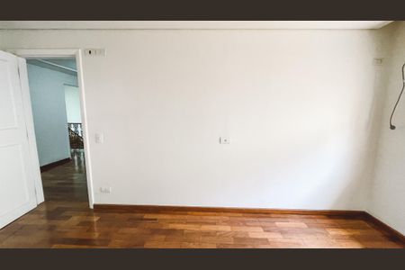 Casa à venda com 500m², 5 quartos e 5 vagasSuíte 2