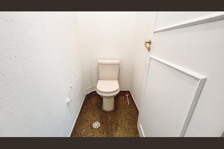 Casa à venda com 500m², 5 quartos e 5 vagasLavabo da Área Externa