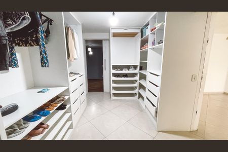 Casa à venda com 500m², 5 quartos e 5 vagasCloset da Suíte 3