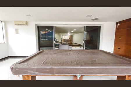 Varanda de casa à venda com 5 quartos, 500m² em Jardim das Laranjeiras, São Paulo