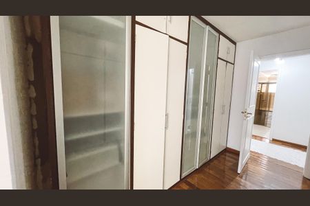 Casa à venda com 500m², 5 quartos e 5 vagasCloset da Suíte 2