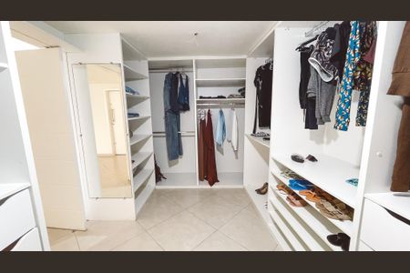 Casa à venda com 500m², 5 quartos e 5 vagasCloset da Suíte 3