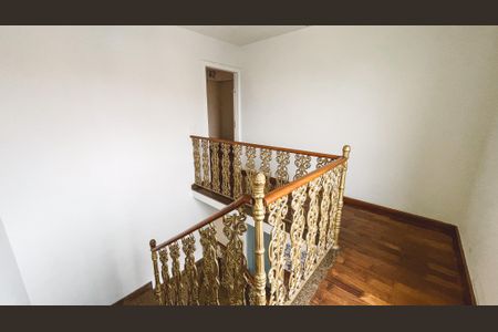 Casa à venda com 500m², 5 quartos e 5 vagasEscada