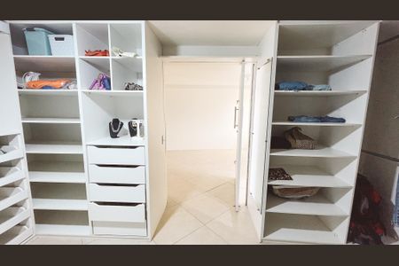 Casa à venda com 500m², 5 quartos e 5 vagasCloset da Suíte 3