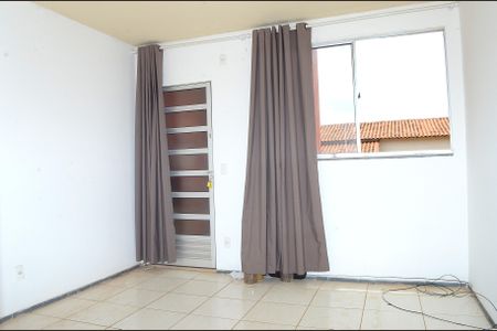 Sala de apartamento para alugar com 2 quartos, 45m² em Jardim Vitoria, Belo Horizonte