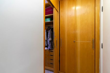 Apartamento para alugar com 54m², 1 quarto e 1 vaga Apartamento para alugar com 54m², 1 quarto e 1 vagaCloset da Suíte