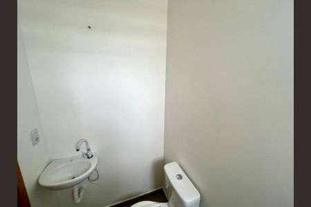 Banheiro de kitnet/studio para alugar com 1 quarto, 35m² em Jardim Bom Clima, Guarulhos