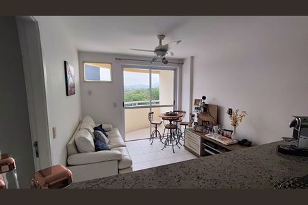 Sala de apartamento para alugar com 1 quarto, 44m² em Barra da Tijuca, Rio de Janeiro