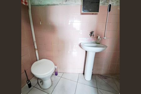 Casa à venda com 308m², 4 quartos e 5 vagasBanheiro 2 - Edícula