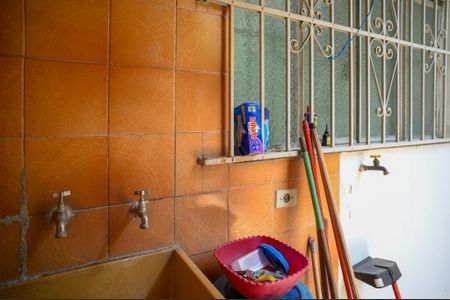 Casa à venda com 160m², 3 quartos e 2 vagasÁrea de Serviço