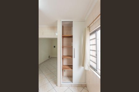 Casa à venda com 175m², 2 quartos e sem vaga Casa à venda com 175m², 2 quartos e sem vaga Cozinha