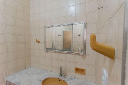 Casa à venda com 175m², 2 quartos e sem vaga Casa à venda com 175m², 2 quartos e sem vagaBanheiro da Suíte