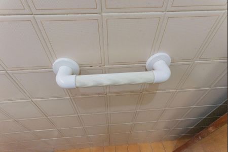 Casa à venda com 175m², 2 quartos e sem vaga Casa à venda com 175m², 2 quartos e sem vagaBanheiro