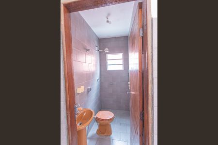 Casa à venda com 175m², 2 quartos e sem vaga Casa à venda com 175m², 2 quartos e sem vagaBanheiro de serviço