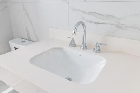 Apartamento à venda com 175m², 3 quartos e 3 vagas Apartamento à venda com 175m², 3 quartos e 3 vagasBanheiro da Suíte 1