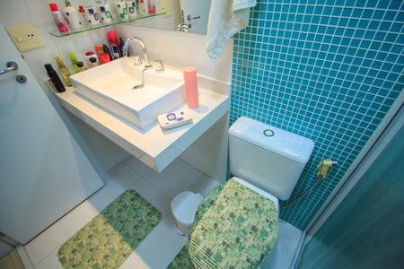 Apartamento à venda com 76m², 3 quartos e 2 vagas Apartamento à venda com 76m², 3 quartos e 2 vagasBanheiro da Suíte