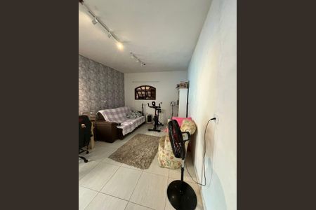 Casa à venda com 3 quartos, 209m² em Vila Junqueira, Santo André