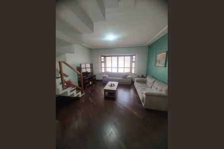 Casa à venda com 3 quartos, 200m² em Vila Scarpelli, Santo André