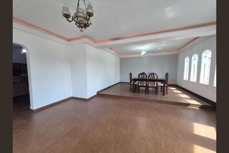 Casa à venda com 3 quartos, 319m² em Jardim Ana Maria, Santo André