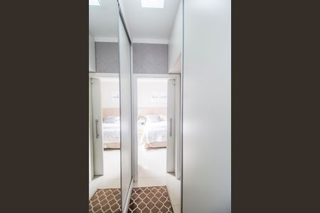 Casa de condomínio à venda com 297m², 3 quartos e 2 vagasCloset da suíte