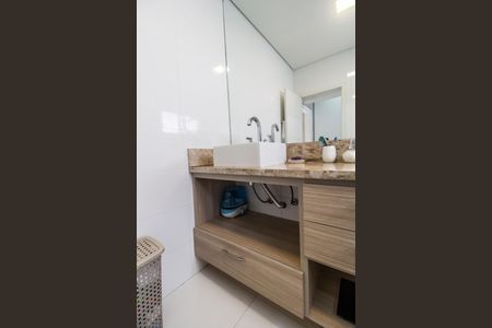 Casa de condomínio à venda com 297m², 3 quartos e 2 vagasBanheiro da Suíte