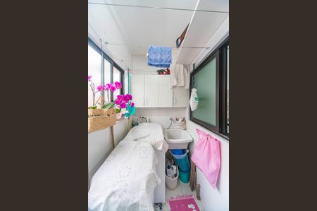 Apartamento à venda com 80m², 3 quartos e 2 vagas Apartamento à venda com 80m², 3 quartos e 2 vagasÁrea de Serviço