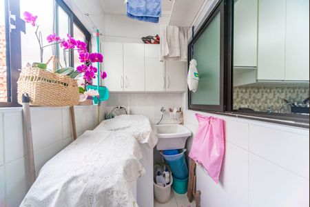 Apartamento à venda com 80m², 3 quartos e 2 vagas Apartamento à venda com 80m², 3 quartos e 2 vagasÁrea de Serviço