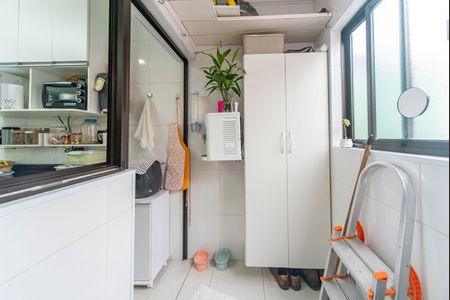 Apartamento à venda com 80m², 3 quartos e 2 vagas Apartamento à venda com 80m², 3 quartos e 2 vagasÁrea de Serviço