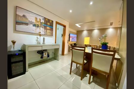 Apartamento para alugar com 102m², 3 quartos e 2 vagasSala