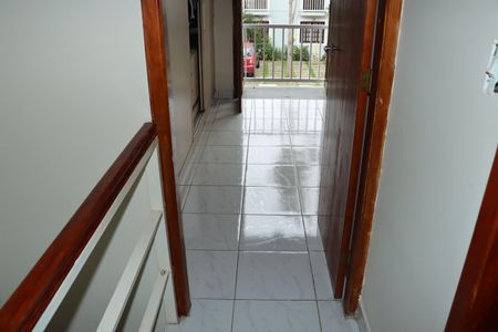 Corredor de casa de condomínio para alugar com 3 quartos, 88m² em Jardim Barbacena, Cotia