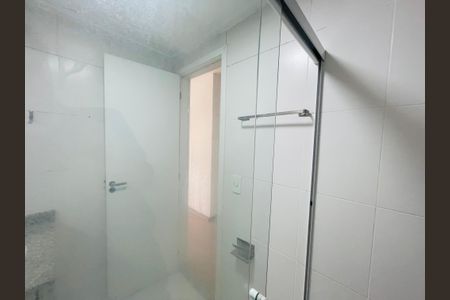 Apartamento para alugar com 68m², 2 quartos e 1 vaga Apartamento para alugar com 68m², 2 quartos e 1 vagaBanheiro da Suíte