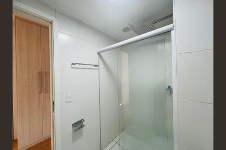 Apartamento para alugar com 68m², 2 quartos e 1 vaga Apartamento para alugar com 68m², 2 quartos e 1 vagaBanheiro da Suíte